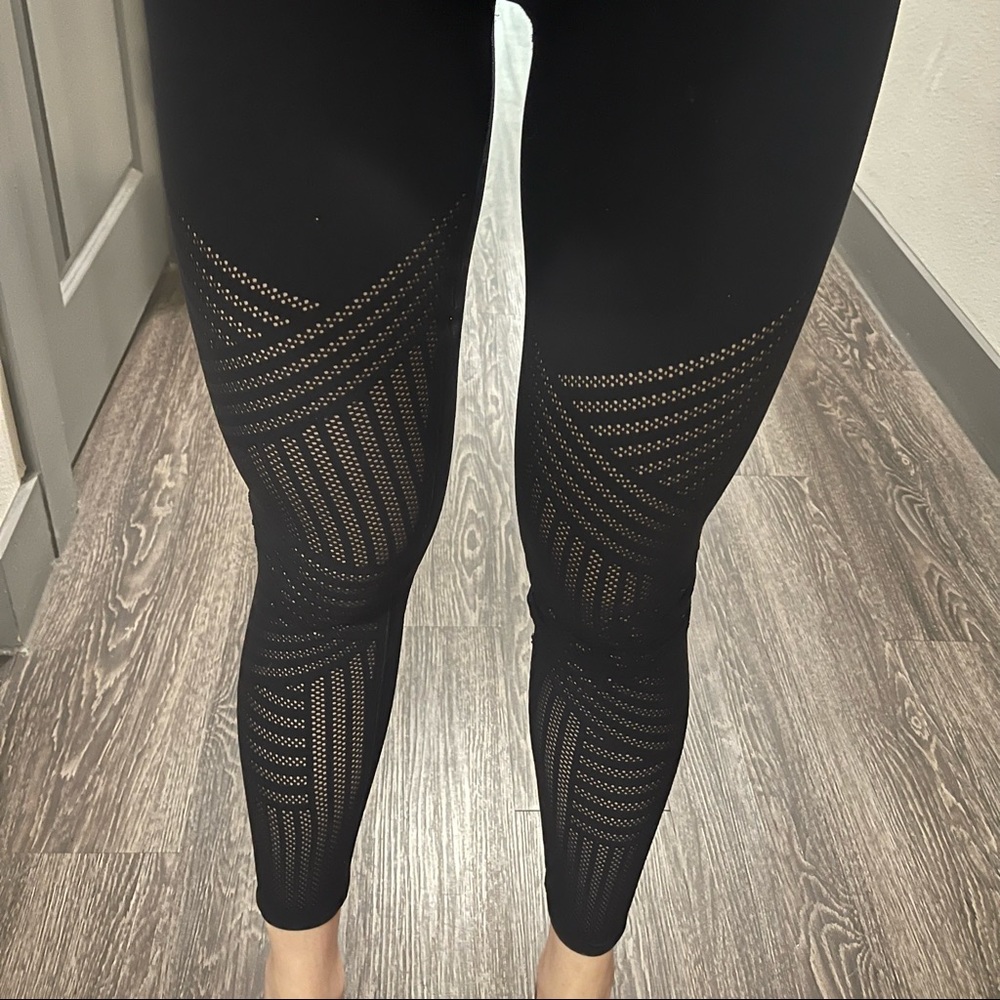 Lulu lemon leggings with cut out detail